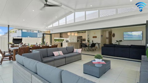 Adriatic Beach House - Tourism Canberra 0