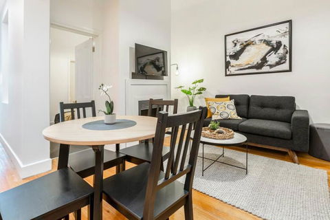 A Carlton Classic - Quaint Inner-City Getaway - Tourism Canberra 0