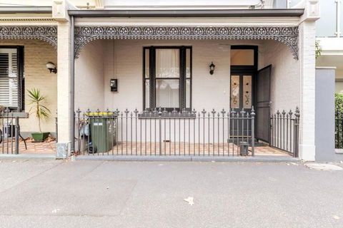 A Carlton Classic - Quaint Inner-City Getaway - Tourism Canberra 4