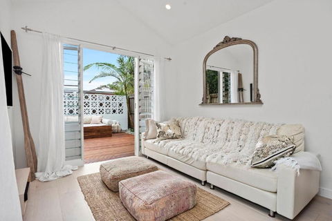 A Perfect Stay - The Boat House - Tourism Canberra 1
