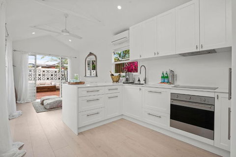 A Perfect Stay - The Boat House - Tourism Canberra 4