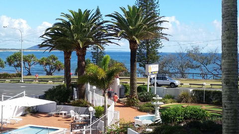 Alex Headland Beachfront - Tourism Canberra 2