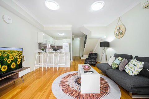 Alexandria To Sydney Central Sydney Park Shop - Tourism Canberra 0