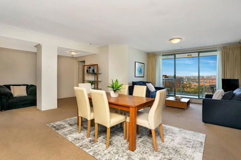 ALF49-Huge 2BR Penthouse Style, Great Water Views - Tourism Canberra 1
