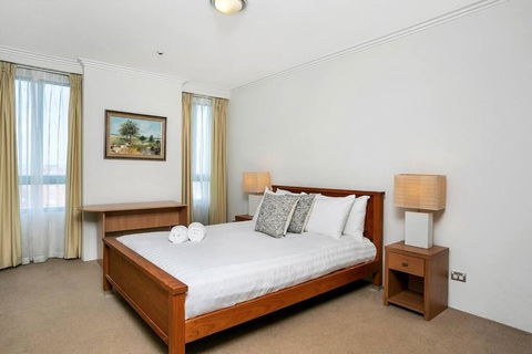 ALF49-Huge 2BR Penthouse Style, Great Water Views - Tourism Canberra 2