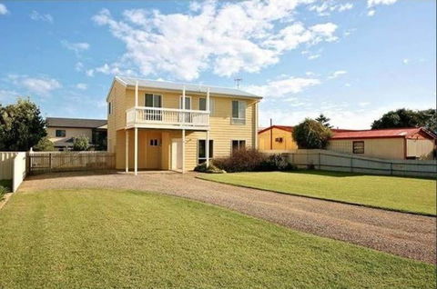 Alton Seas 67 Hargreaves Rd Middleton - No Linen Included - Tourism Canberra 1