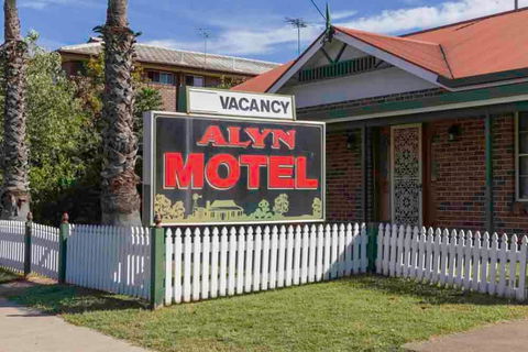 Alyn Motel - Tourism Canberra 0
