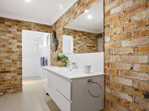 Amersham - Tourism Canberra 4