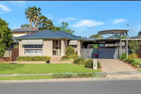 An Enchating And Enriching Home - Tourism Canberra 0