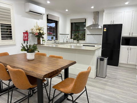 An Enchating And Enriching Home - Tourism Canberra 3