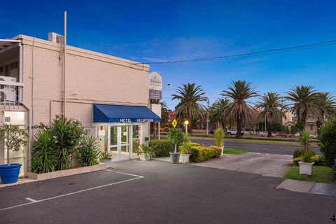 Alexander Motor Inn - Tourism Canberra 4