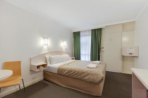 Alexander Motor Inn - Tourism Canberra 0