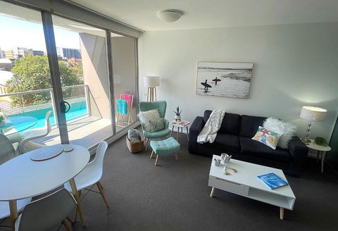 AQUA 306 POOLSIDE Luxury Apartment , Honeysuckle, NEWCASTLE FREE Parking - Tourism Canberra 4