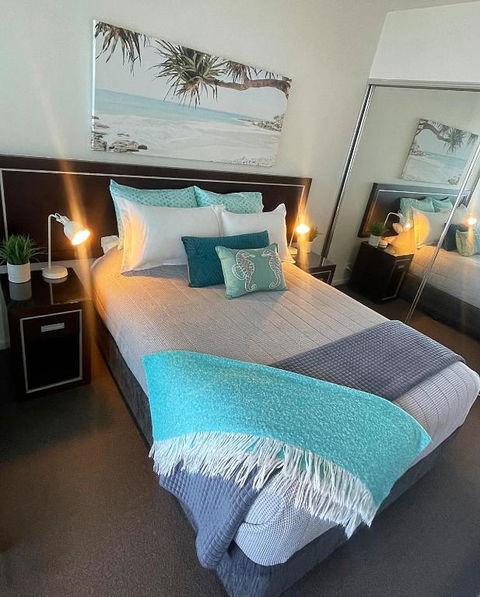 AQUA 306 POOLSIDE Luxury Apartment , Honeysuckle, NEWCASTLE FREE Parking - Tourism Canberra 3