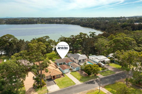 Aqua By Experience Jervis Bay - Tourism Canberra 0