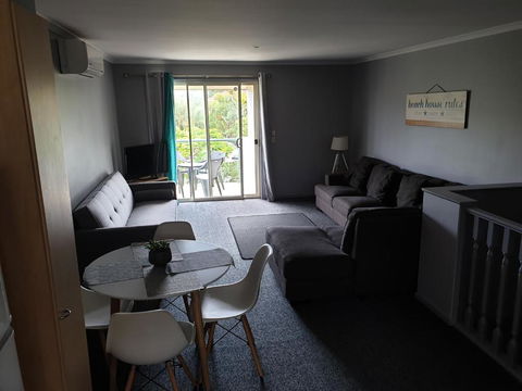 Aqualuna Apartments - Tourism Canberra 4
