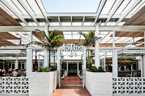 Astor Hotel Motel - Tourism Canberra 2