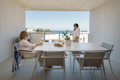 Azure Oceanside Apartment At Kings Beach - Tourism Canberra 3