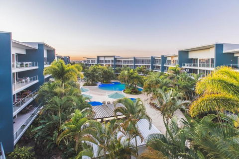 Azzura Greens Resort - Tourism Canberra 0