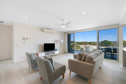 Azzura Greens Resort - Tourism Canberra 3