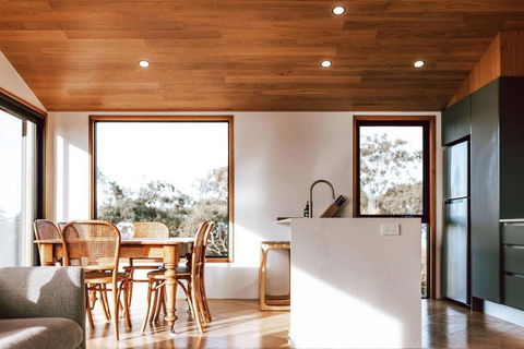 B E R T I E - Central Bicheno - Tourism Canberra 1