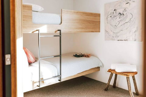 B E R T I E - Central Bicheno - Tourism Canberra 2