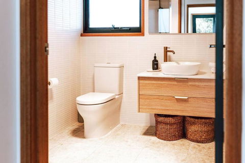 B E R T I E - Central Bicheno - Tourism Canberra 4