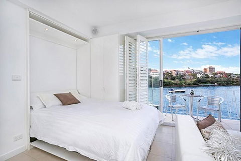 BADEN - Absolute Water Front Sydney Harbour Studio - Tourism Canberra 3