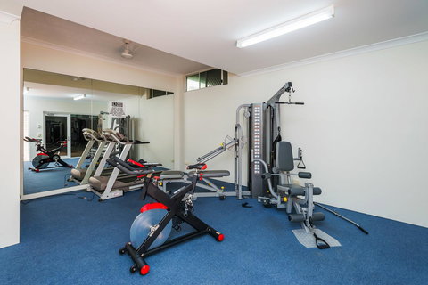 The Ritz Resort Heated Pool - Tourism Canberra 29