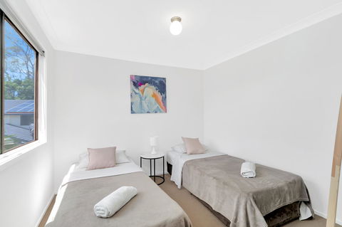 Fountain View Estate - We Accommodate - Tourism Canberra 3