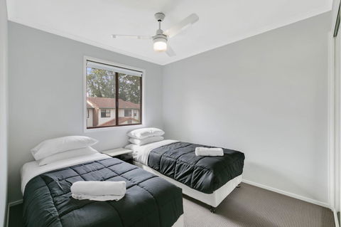 Fountain View Estate - We Accommodate - Tourism Canberra 12