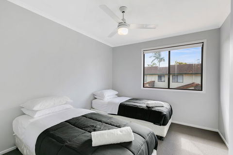 Fountain View Estate - We Accommodate - Tourism Canberra 0