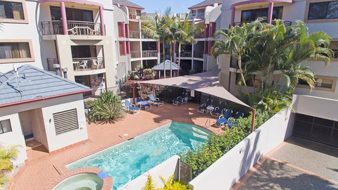 Burleigh On The Beach - Tourism Canberra 7