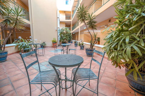 Il Palazzo Holiday Apartments - Tourism Canberra 9