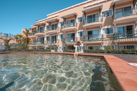 Il Palazzo Holiday Apartments - Tourism Canberra 0
