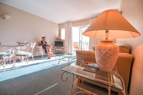 Il Palazzo Holiday Apartments - Tourism Canberra 4