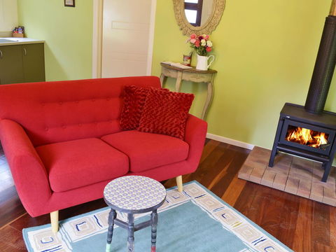 Apple Tree Cottage Montville - Tourism Canberra 17