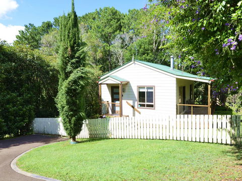 Apple Tree Cottage Montville - Tourism Canberra 15