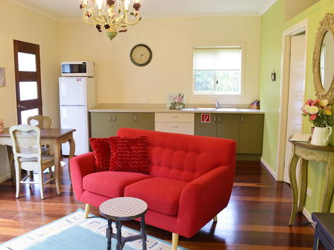 Apple Tree Cottage Montville - Tourism Canberra 16