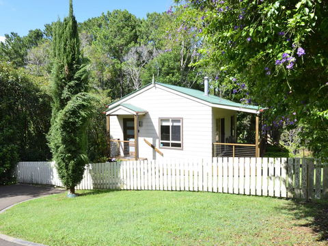 Apple Tree Cottage Montville - Tourism Canberra 2