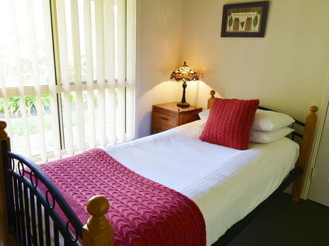 Apple Tree Cottage Montville - Tourism Canberra 9