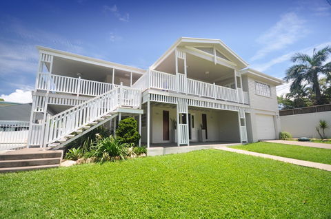 Island Adventure Holiday House - Tourism Canberra 0