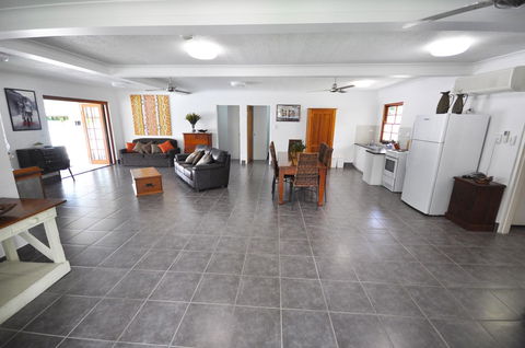 Island Adventure Holiday House - Tourism Canberra 4
