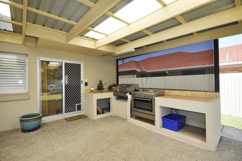 Ocean Wave - Tourism Canberra 0