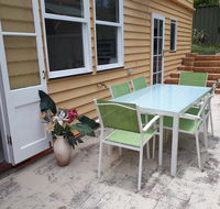 Retro Beach Flat - Tourism Canberra