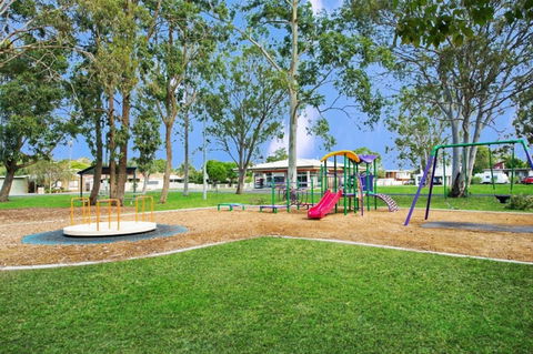 Fishing And Swimming At Your Doorstep - Sylvan Beach Esp, Bellara - Tourism Canberra 12