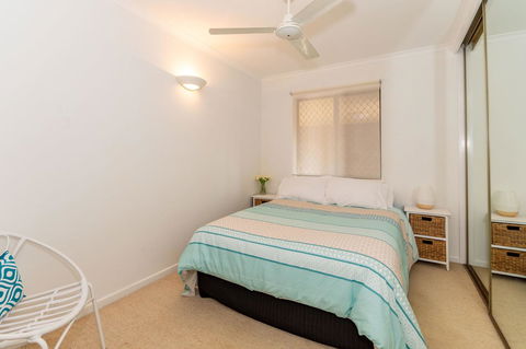 Spacious Family Unit With Incredible Views. - Tourism Canberra 7