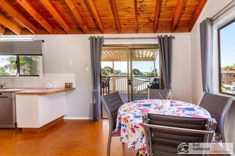 Family Holiday Haven On Boronia 100m To Beach - Tourism Canberra 18