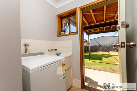 Family Holiday Haven On Boronia 100m To Beach - Tourism Canberra 4