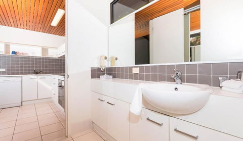 #162 Nautilus Resort - Tourism Canberra 3